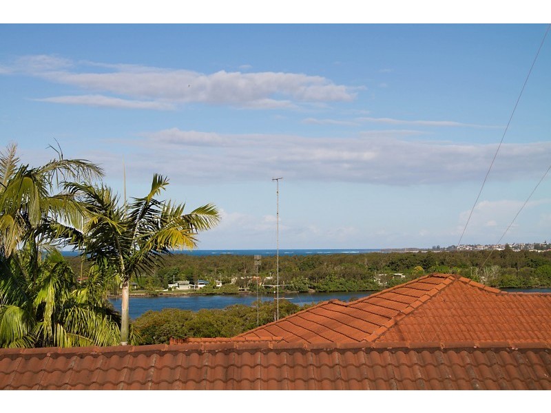 2/60 Oyster Point Road, Banora Point NSW 2486
