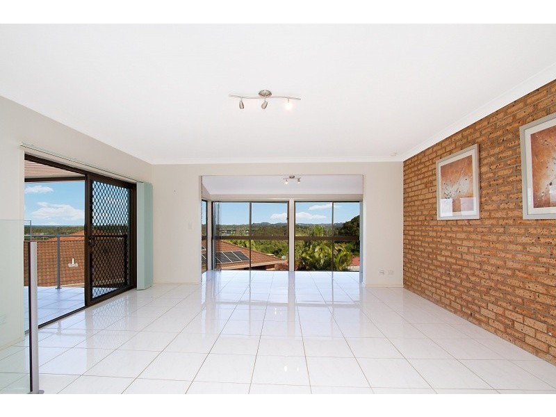 2/60 Oyster Point Road, Banora Point NSW 2486