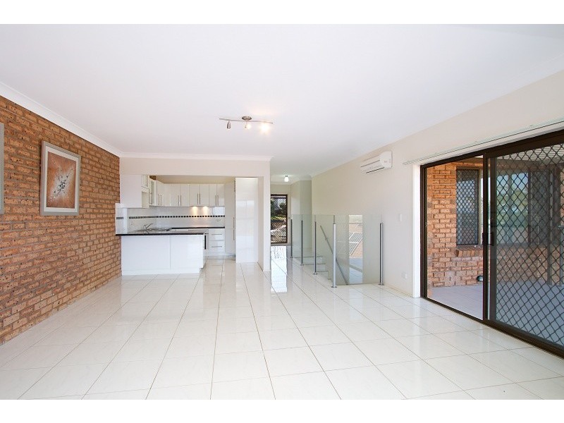 2/60 Oyster Point Road, Banora Point NSW 2486