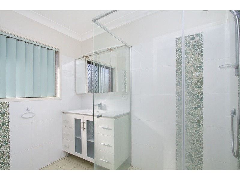 2/60 Oyster Point Road, Banora Point NSW 2486