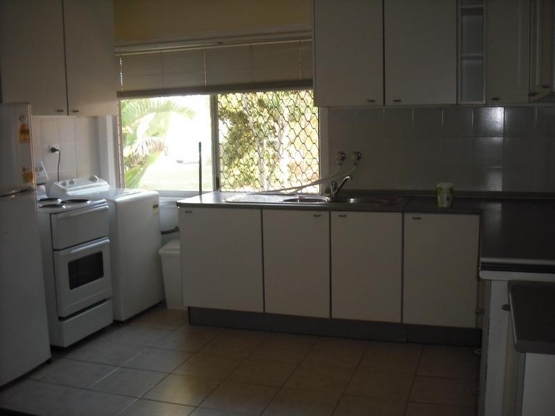 2/7 Douglas St ‘Sea Tan Court’, Kirra QLD 4225