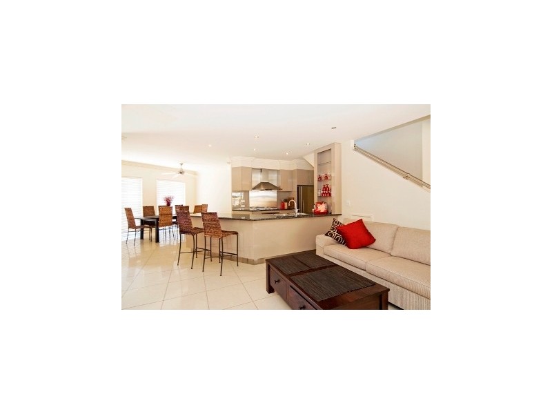 1/13 Lord St, Kirra QLD 4225