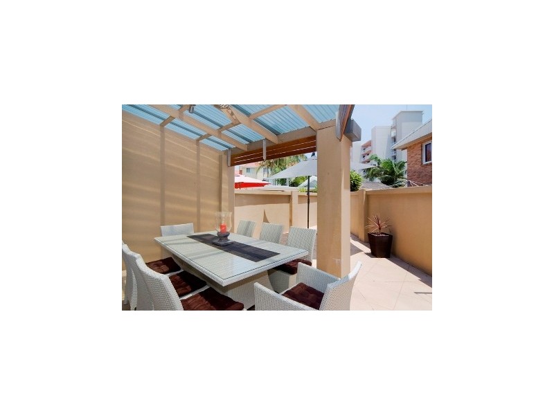 1/13 Lord St, Kirra QLD 4225