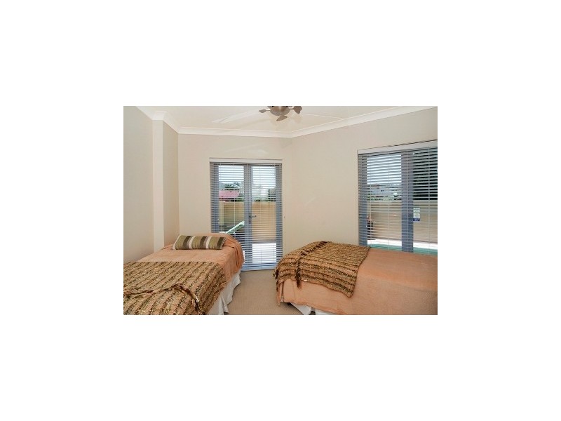 1/13 Lord St, Kirra QLD 4225