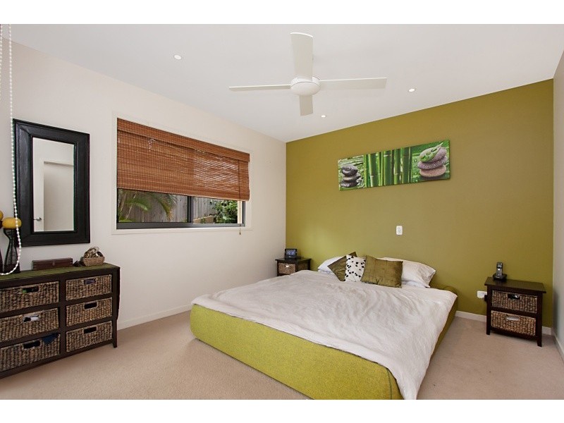 2/50 Miles St ‘Kirra Breaks’, Kirra QLD 4225