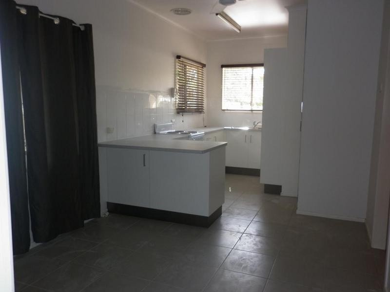 2/11 Douglas Street, Kirra QLD 4225
