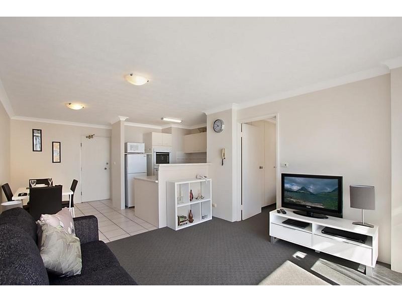4/3 Ward Street Eden Tower, Rainbow Bay QLD 4225