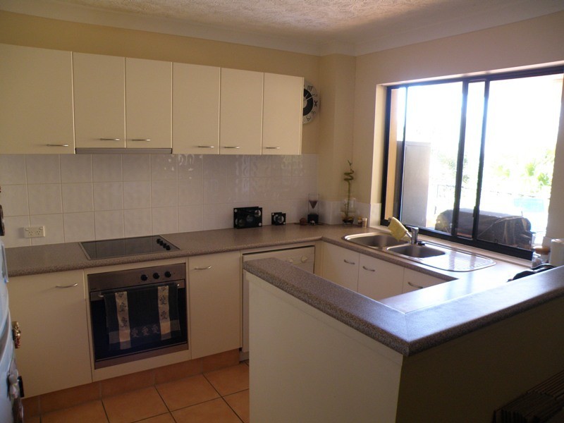 2/6 Rutledge Street, Kirra QLD 4225