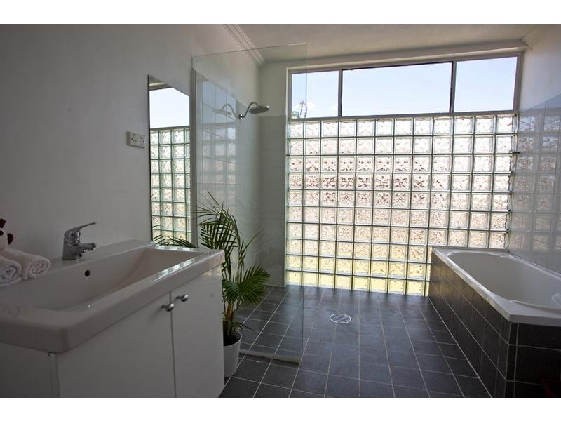 46 Bradshaw Drive, Currumbin Waters QLD 4223