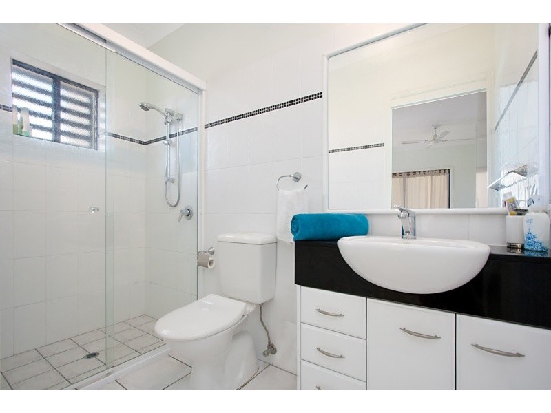 9/13 South Street ‘Ashbrook Court’, Kirra QLD 4225