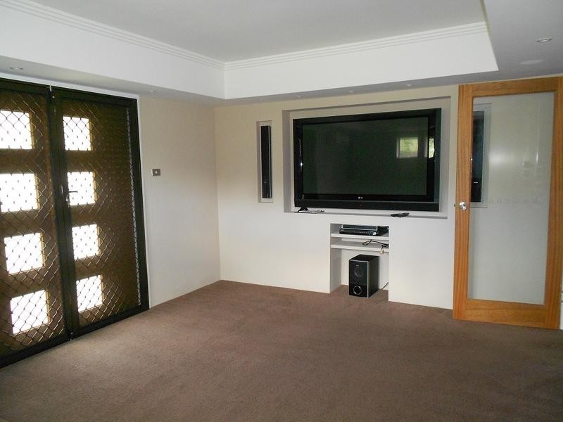 6 Ruth Terrace, Oxenford QLD 4210