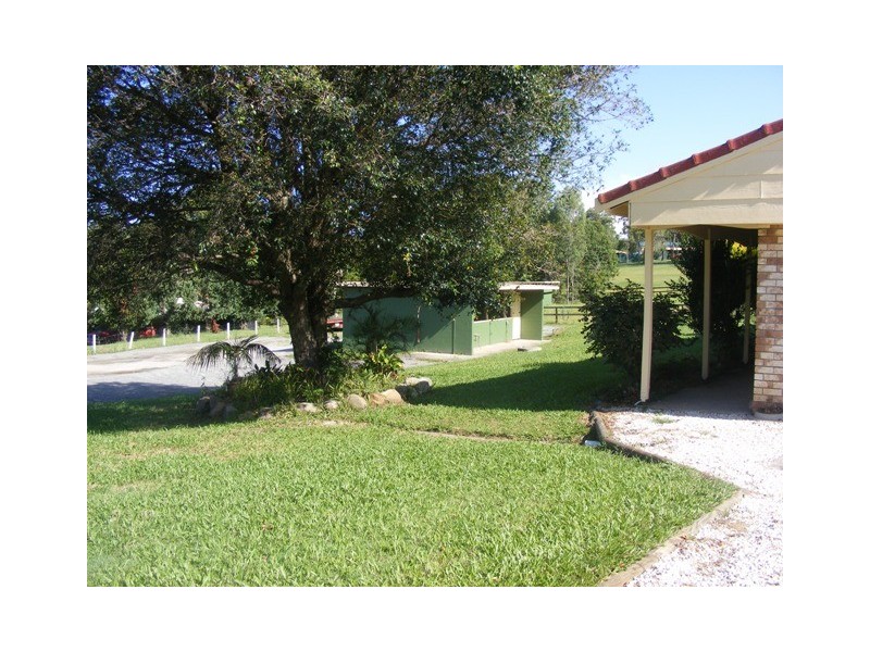 6 Ruth Terrace, Oxenford QLD 4210