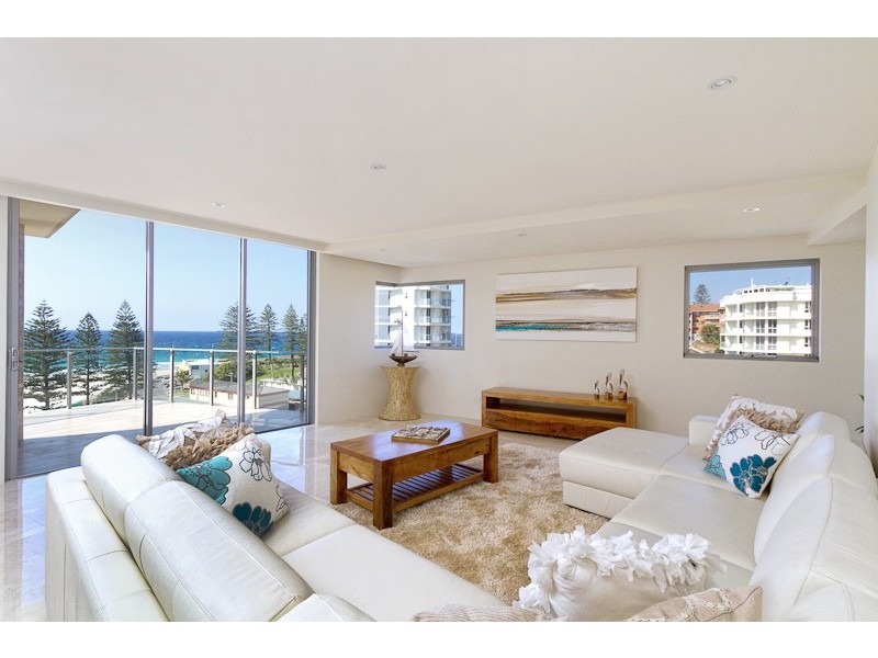 16 Eden Ave ‘Maili’, Rainbow Bay QLD 4225