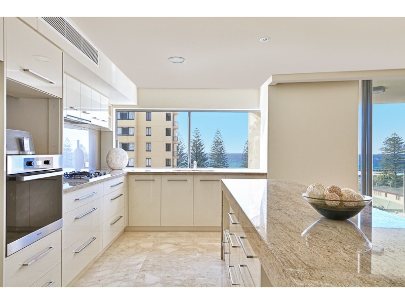 16 Eden Ave ‘Maili’, Rainbow Bay QLD 4225