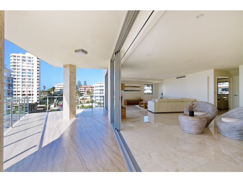 16 Eden Ave ‘Maili’, Rainbow Bay QLD 4225