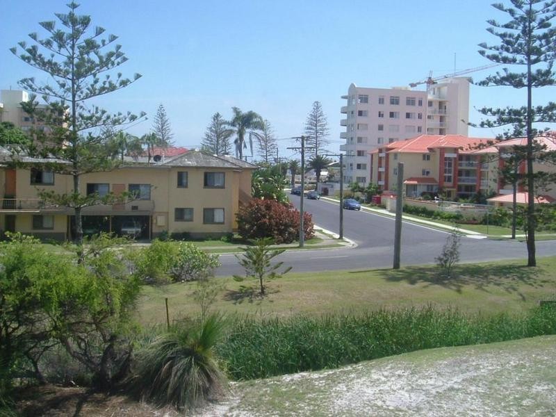 1/29 Coolangatta Road, Kirra QLD 4225