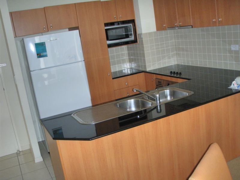 2/88 Marine Parade, Coolangatta QLD 4225