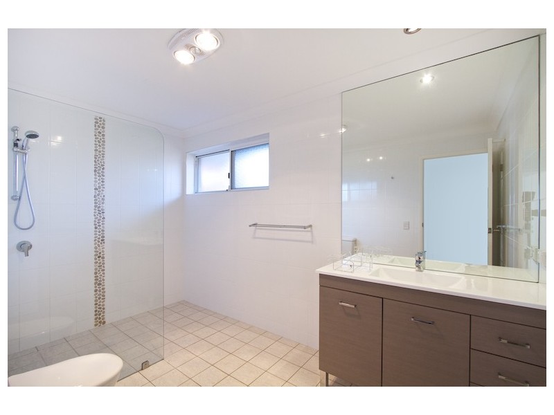 11 Hibiscus Parade, Banora Point NSW 2486