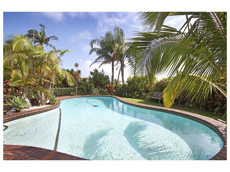 11 Hibiscus Parade, Banora Point NSW 2486