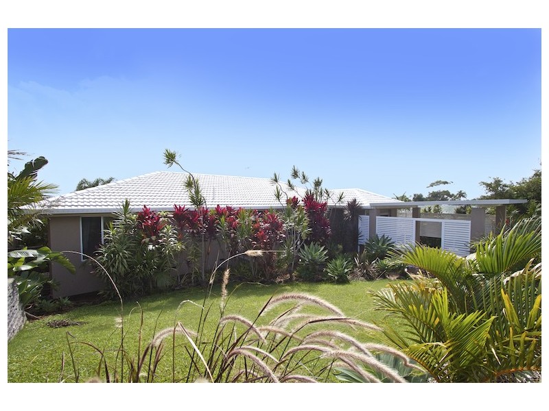 11 Hibiscus Parade, Banora Point NSW 2486