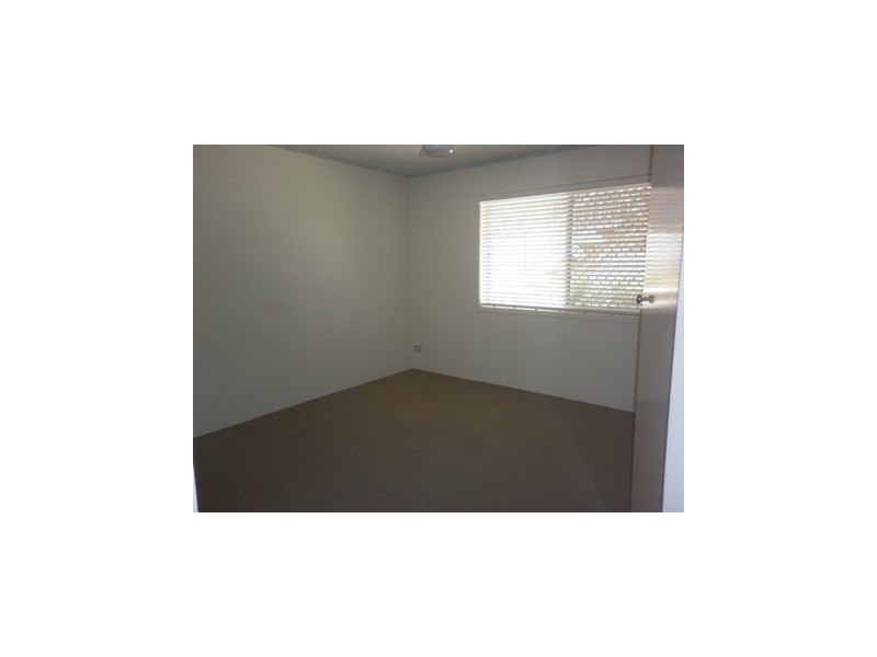 2/5 Douglas Street, Kirra QLD 4225