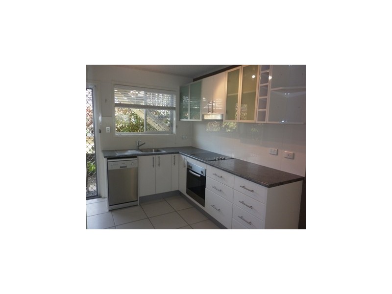 2/5 Douglas Street, Kirra QLD 4225