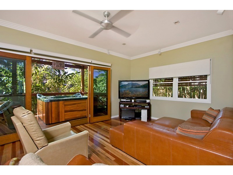 95 Palm Beach Avenue, Palm Beach QLD 4221