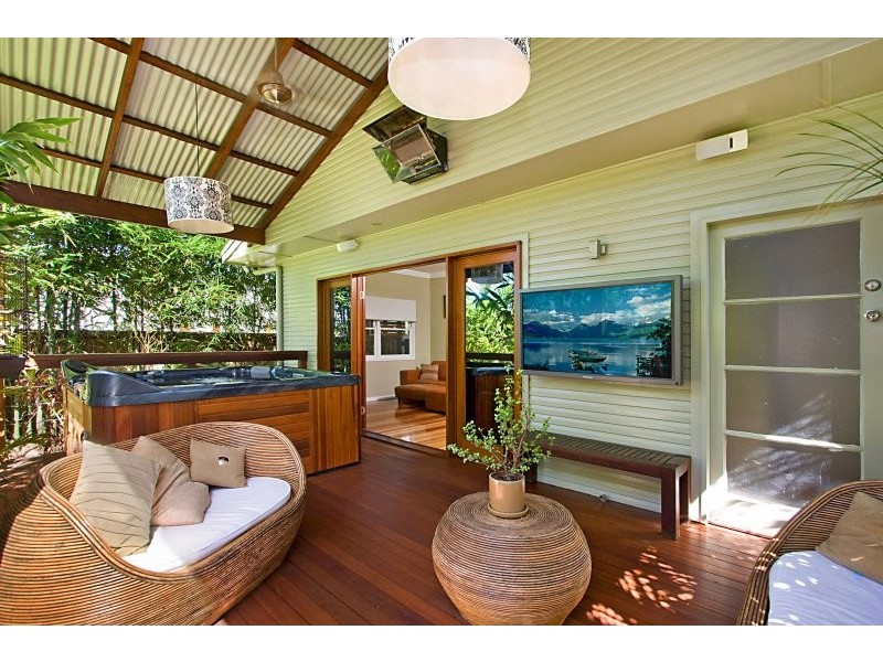 95 Palm Beach Avenue, Palm Beach QLD 4221