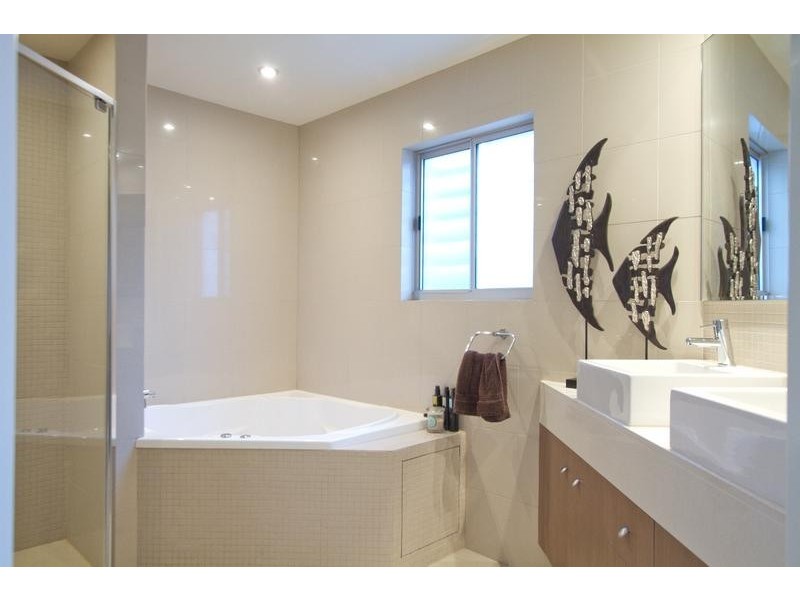 2/129-131 Musgrave Street ‘Pharos’, Coolangatta QLD 4225