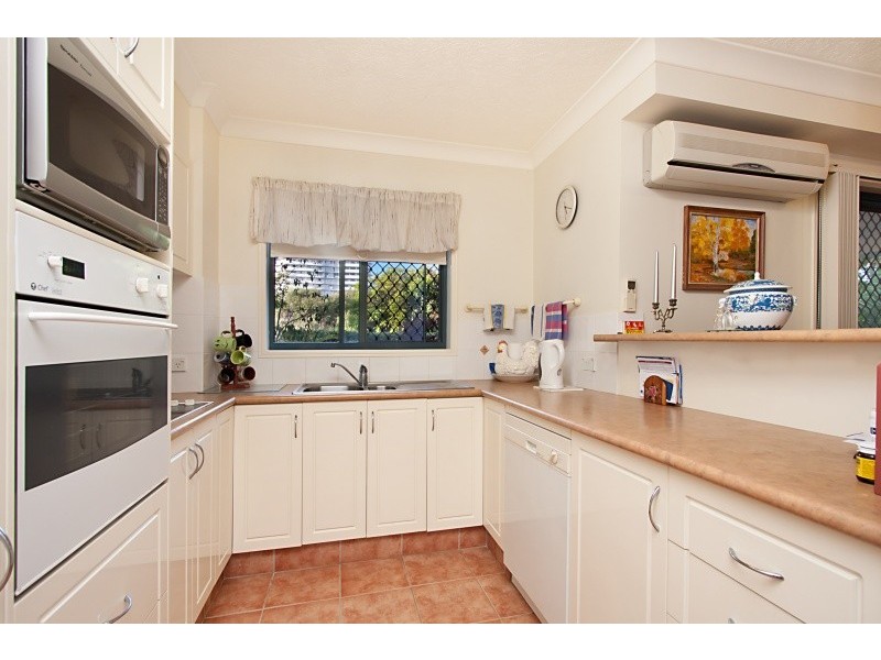 4/16 Dutton Street ‘Lanham Palms’, Coolangatta QLD 4225