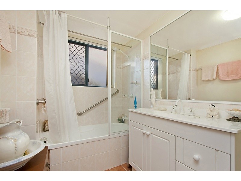 4/16 Dutton Street ‘Lanham Palms’, Coolangatta QLD 4225