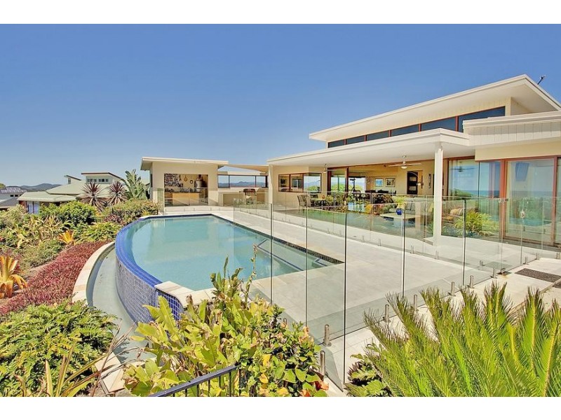 8 Sunnycrest Drive, Terranora NSW 2486