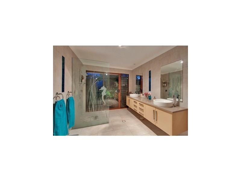 8 Sunnycrest Drive, Terranora NSW 2486