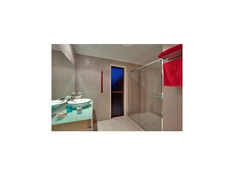 8 Sunnycrest Drive, Terranora NSW 2486