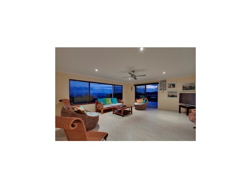 8 Sunnycrest Drive, Terranora NSW 2486