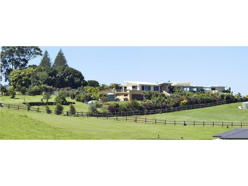 8 Sunnycrest Drive, Terranora NSW 2486