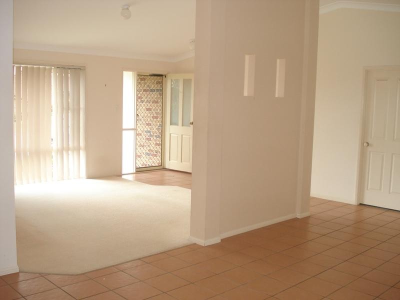 8 Stonehaven Way, Banora Point NSW 2486