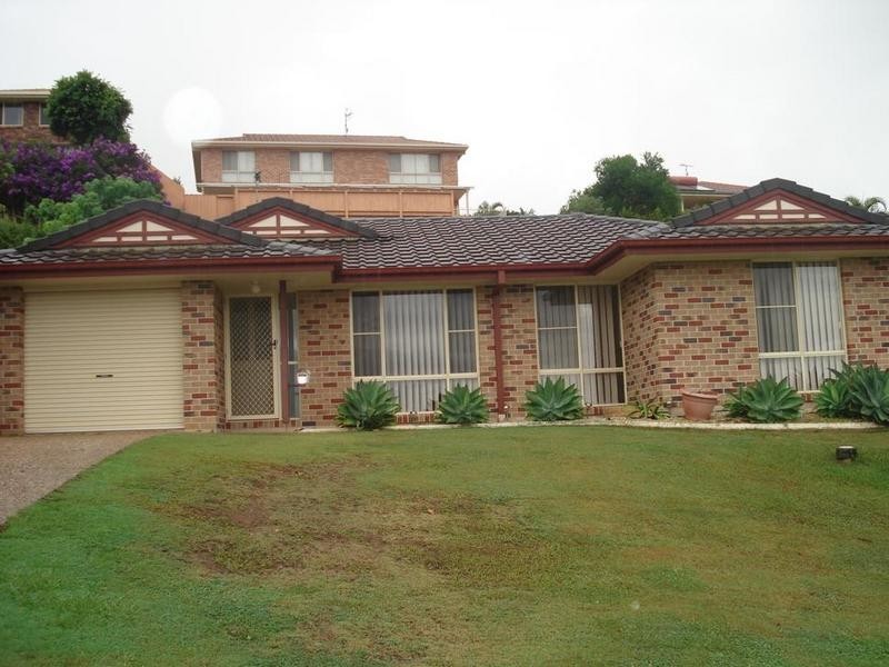 8 Stonehaven Way, Banora Point NSW 2486