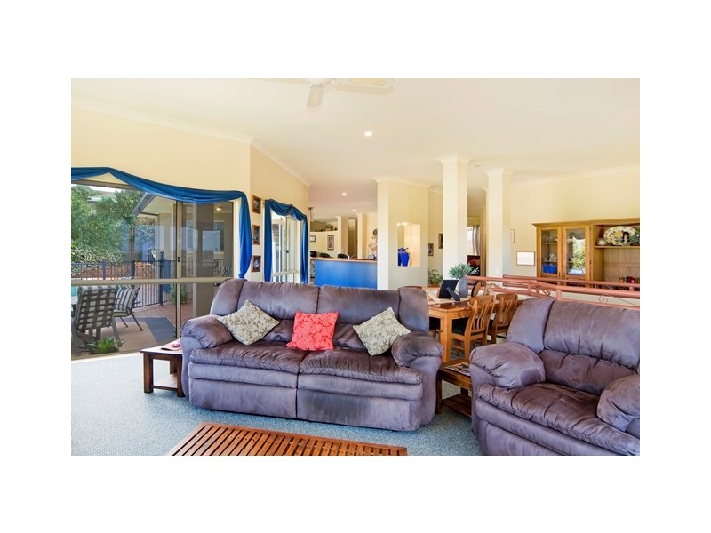 24 Tralee Dr, Banora Point NSW 2486