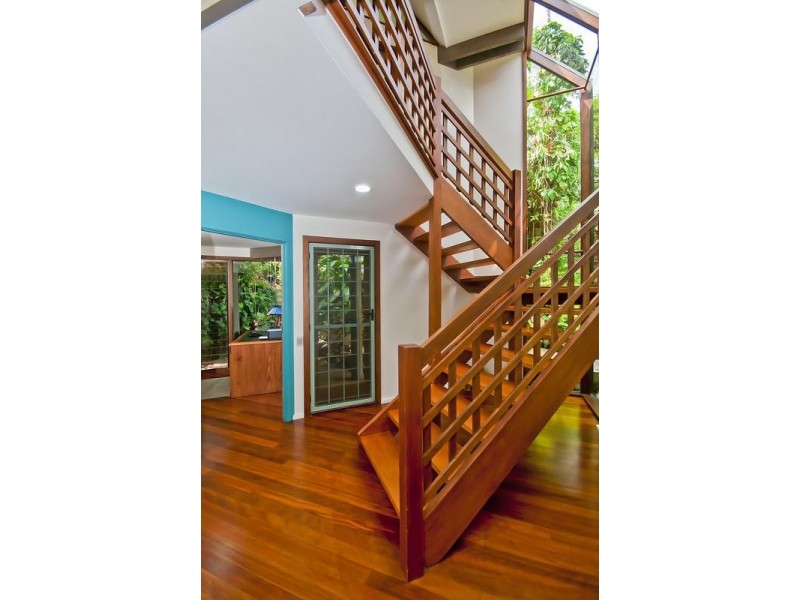 34 Woodgee St, Currumbin QLD 4223