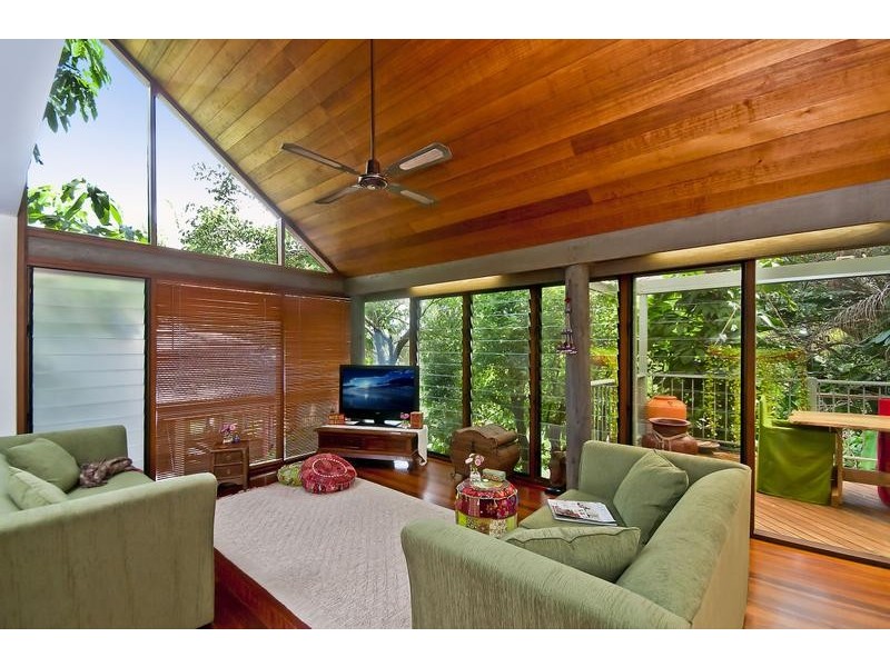 34 Woodgee St, Currumbin QLD 4223