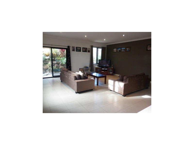 6 Wren Court, Tweed Heads South NSW 2486