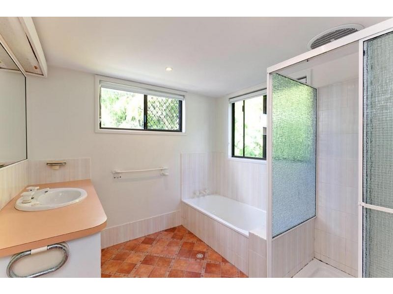 2/754 Pacific Parade, Currumbin QLD 4223