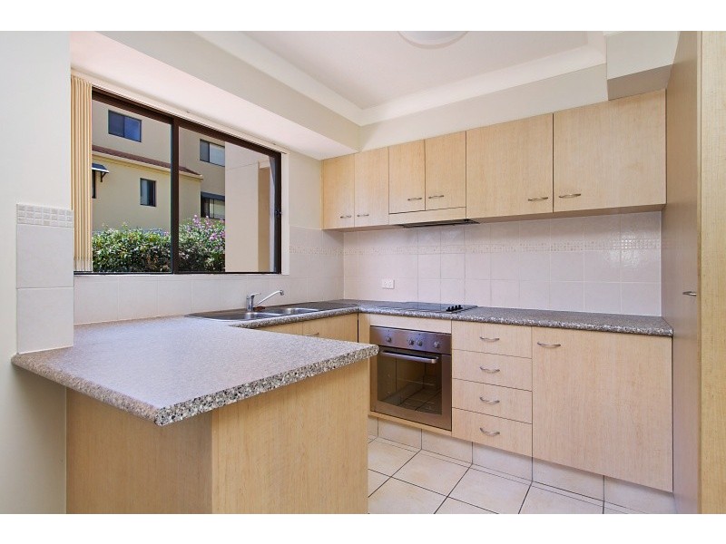 2/37 Dixon Street, Coolangatta QLD 4225
