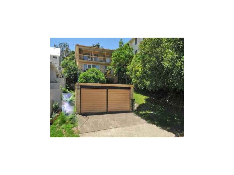 33 Brakes Crescent, Miami QLD 4220