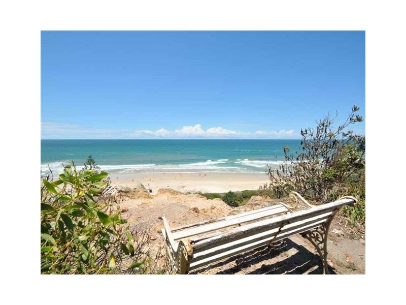 33 Brakes Crescent, Miami QLD 4220