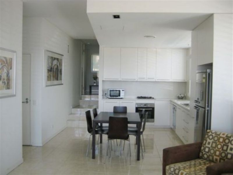 1/128 Marine Parade, Coolangatta QLD 4225