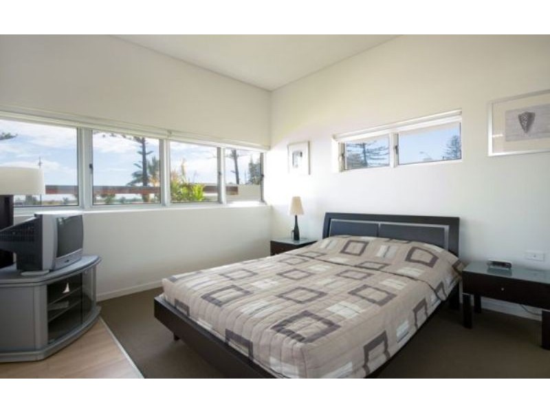 1/128 Marine Parade, Coolangatta QLD 4225