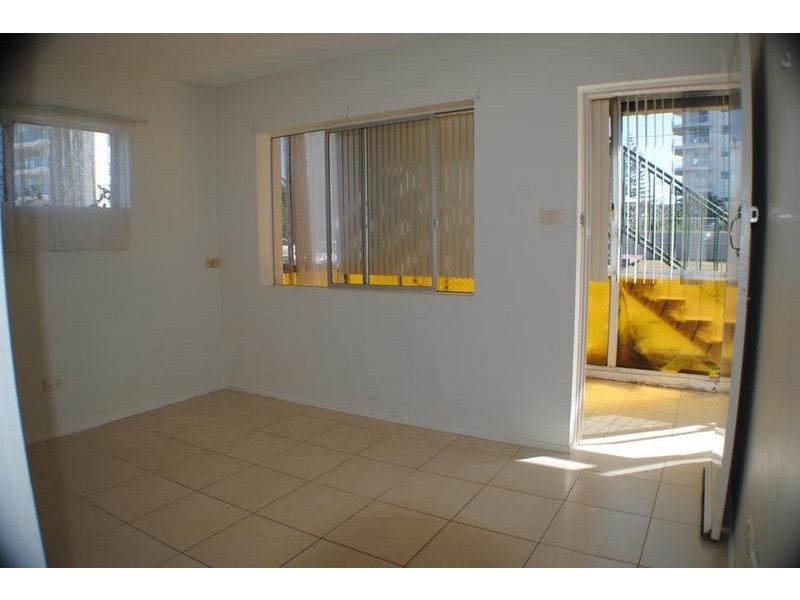 1/12 Coyne Street, Kirra QLD 4225