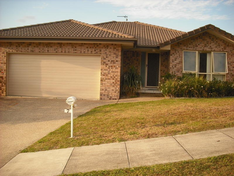 7 Firetail Court, Tweed Heads South NSW 2486